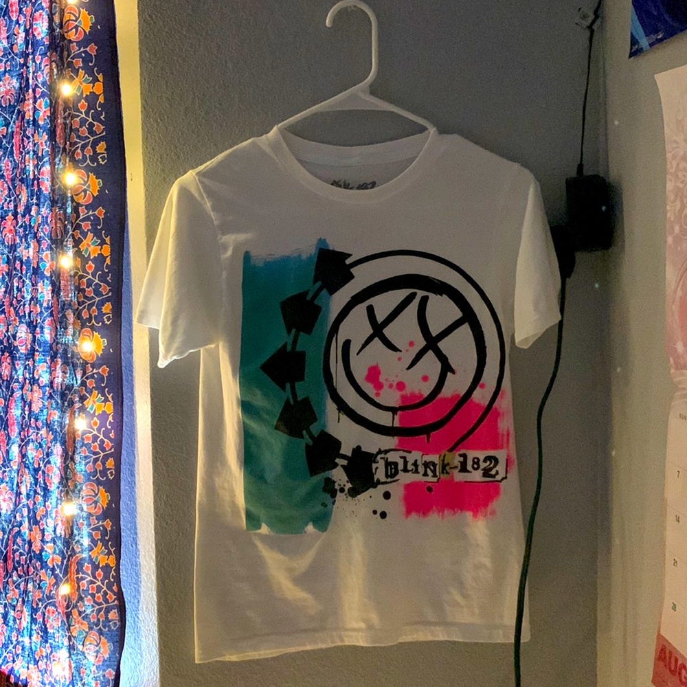 !! TRADE !! NEVER WORN BLINK 182